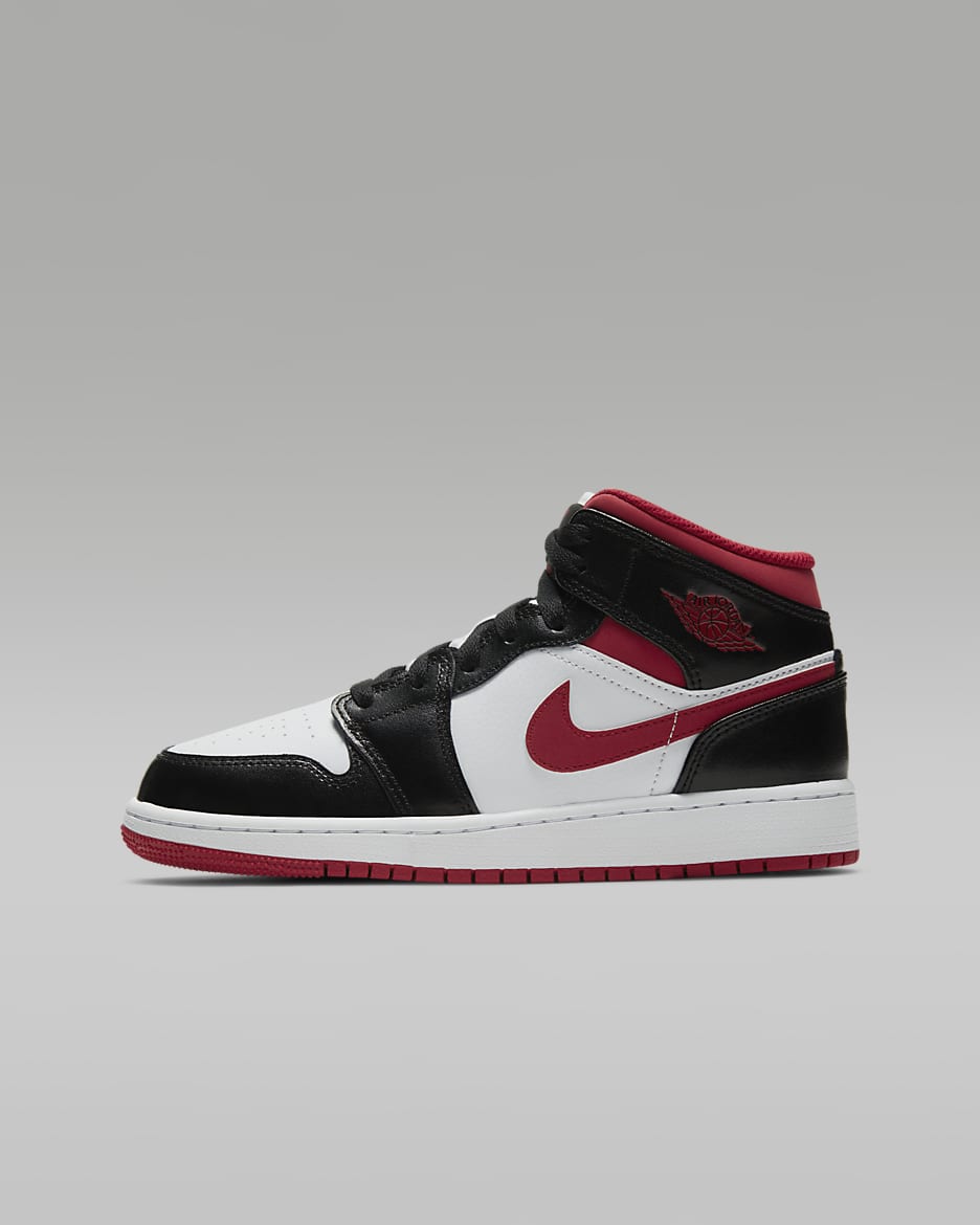 NIKE公式】エア ジョーダン 1 MID ジュニアシューズ.オンラインストア (通販サイト)